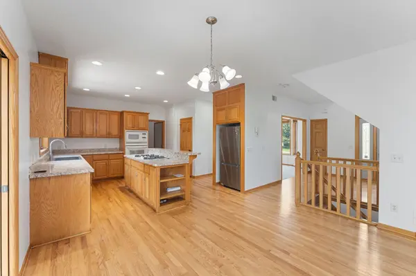 6172 104th CIR N, Brooklyn Park, MN 55443