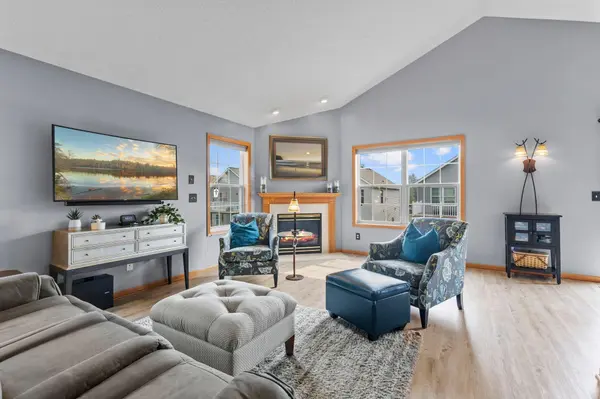 7527 Hampton LN, Shakopee, MN 55379