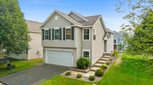 7527 Hampton LN, Shakopee, MN 55379