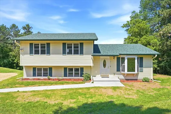 710 Kinney RD, Hudson, WI 54016
