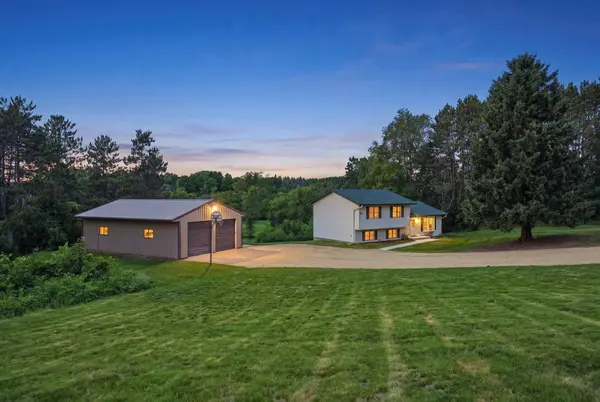 710 Kinney RD, Hudson, WI 54016