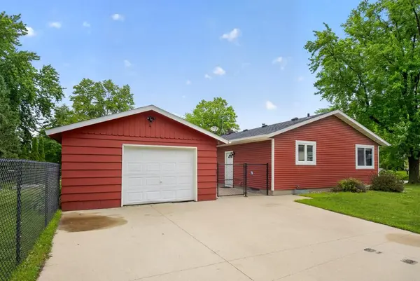 403 3rd AVE NE, Byron, MN 55920
