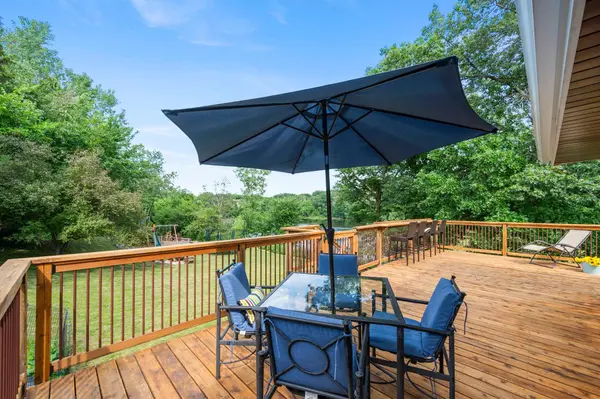 4806 Shevlin CT, Eagan, MN 55122