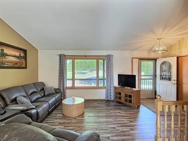 1051 County Road 39 NW, Monticello, MN 55362