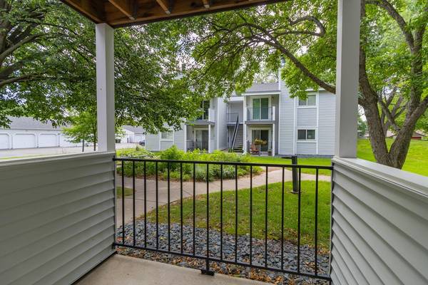 1740 Pleasant ST #B, Lauderdale, MN 55113