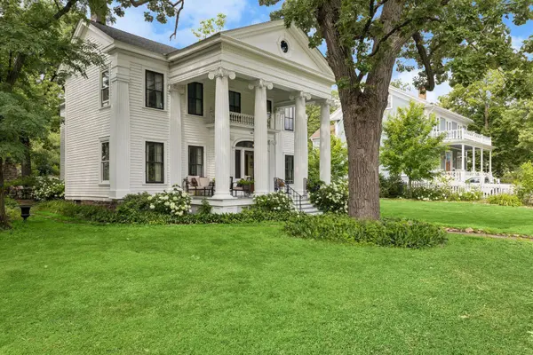 223 Walnut ST, Saint Paul, MN 55102