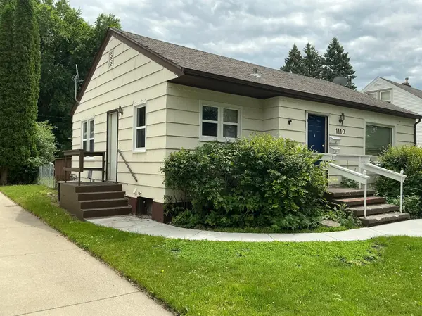 1110 12th ST S, Moorhead, MN 56560