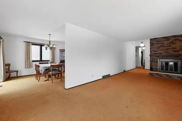 8730 Summit DR, Eden Prairie, MN 55347