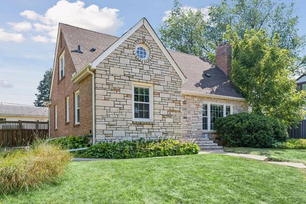 1260 Saint Clair AVE, Saint Paul, MN 55105