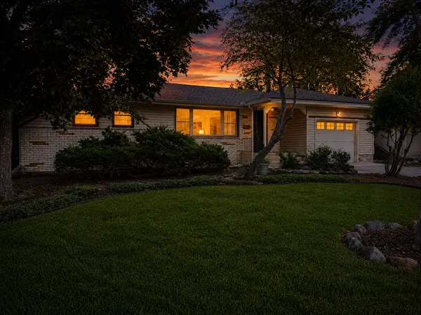 3606 Woodbine LN N, Brooklyn Center, MN 55429