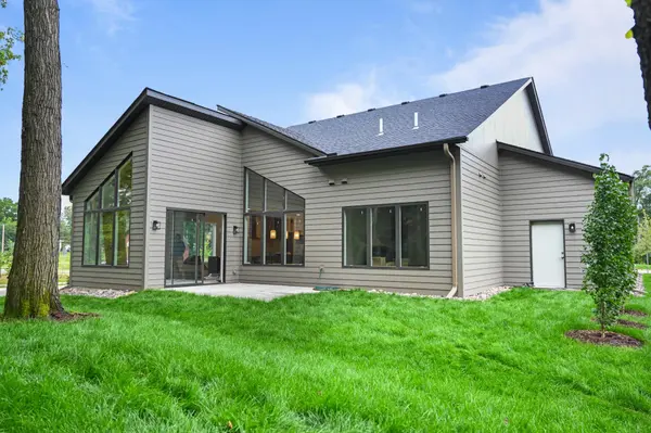 600 Kraewood DR, Northfield, MN 55057