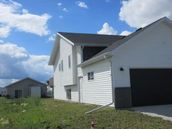 7015 Benji LN, Horace, ND 58047