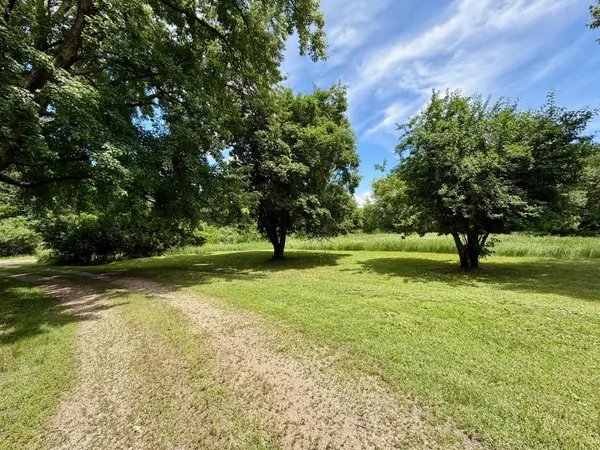 6565 165th AVE NW, New London, MN 56273
