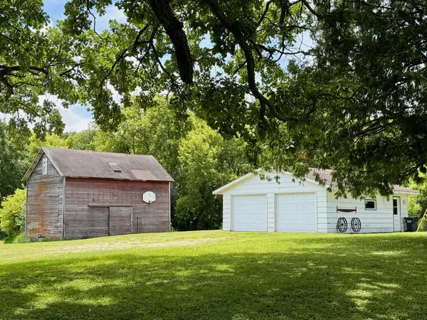 6565 165th AVE NW, New London, MN 56273