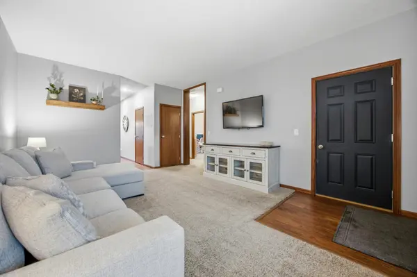 90 6th ST E, Horace, ND 58047