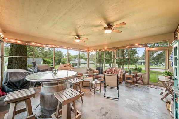 101 Anglewood DR, Kenyon, MN 55946