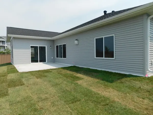 4203 Pine Pkwy S, Fargo, ND 58104