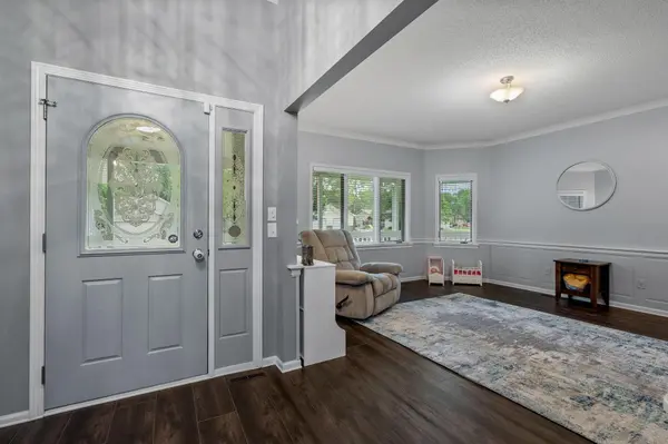 1329 Springwood LN, Faribault, MN 55021