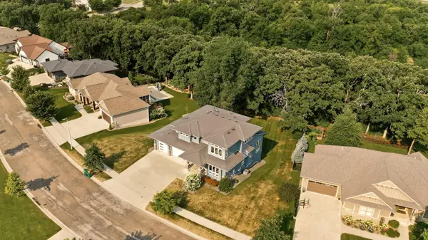 4275 Stone Crest LN NE, Rochester, MN 55906