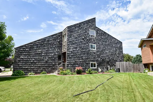 608 37th AVE S, Moorhead, MN 56560