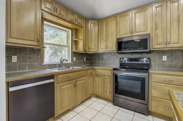 8778 Hawthorne DR, Eden Prairie, MN 55347