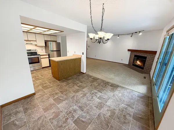 18516 Creeks Bend DR, Minnetonka, MN 55345