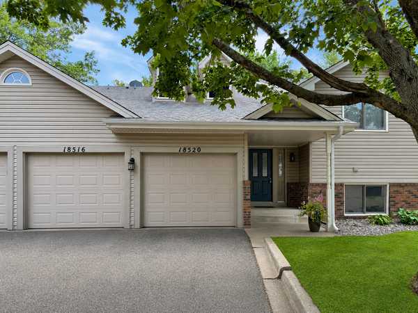 18516 Creeks Bend DR, Minnetonka, MN 55345