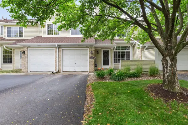 15345 Greenhaven LN #111, Burnsville, MN 55306