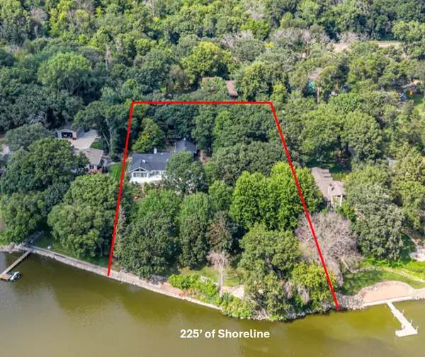 8211 River Acres RD, Cottage Grove, MN 55016