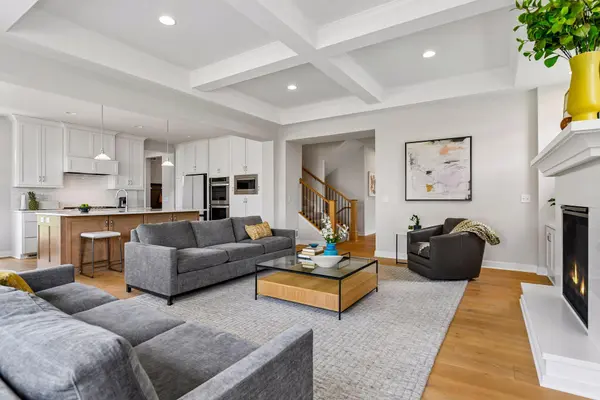 5500 Rolling Hills Pkwy, Victoria, MN 55318