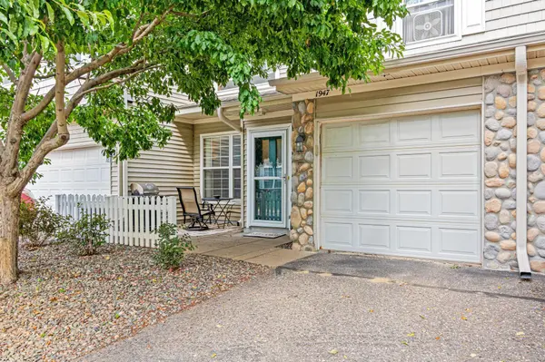 1947 Bluestem LN, Shoreview, MN 55126