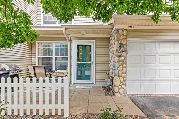 1947 Bluestem LN, Shoreview, MN 55126