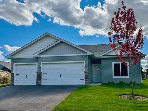 4905 Evergreen DR N, Hugo, MN 55038