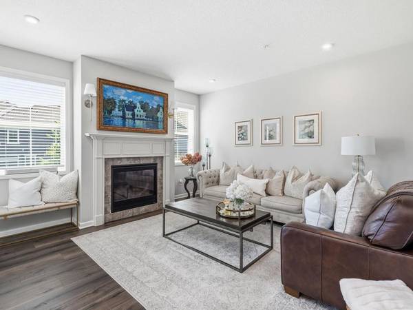 8100 Evergreen LN N, Maple Grove, MN 55369
