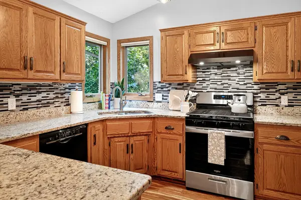 570 Dorland RD S, Maplewood, MN 55119