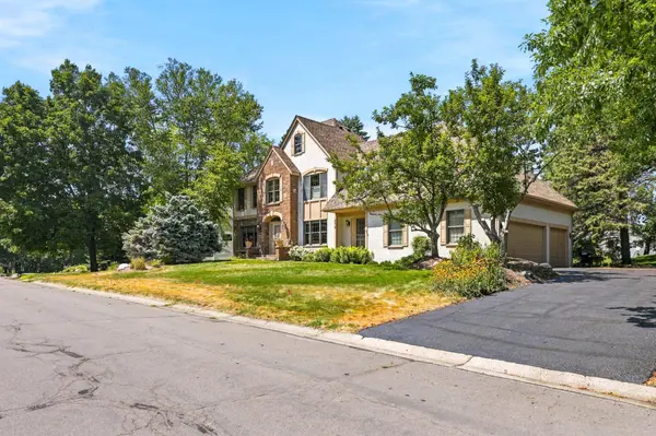 4819 137th ST W, Apple Valley, MN 55124