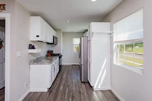 318 1st AVE E, West Fargo, ND 58078