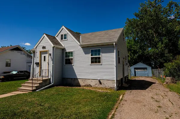 318 1st AVE E, West Fargo, ND 58078