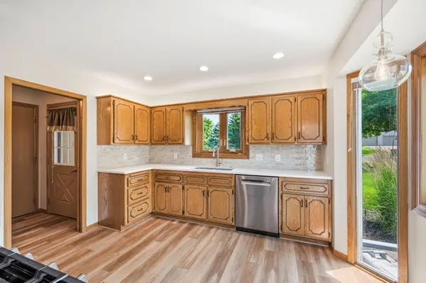 6799 Sunnyslope DR N, Maple Grove, MN 55311