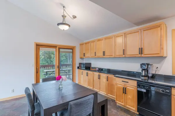 2840 Mayflower AVE, Minnetonka, MN 55305