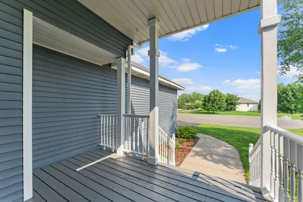 5614 407th CT, North Branch, MN 55056