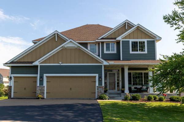 1364 Ridge LN, Shakopee, MN 55379