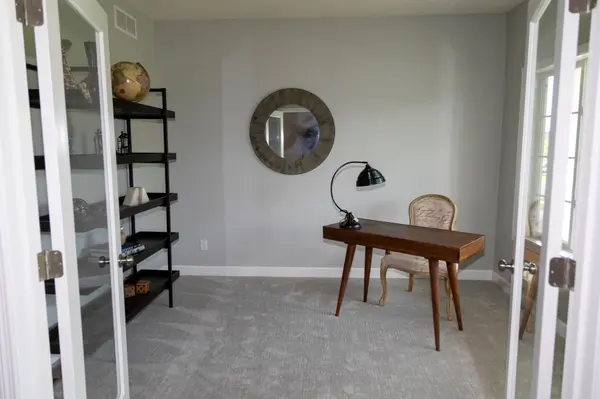 1364 Ridge LN, Shakopee, MN 55379