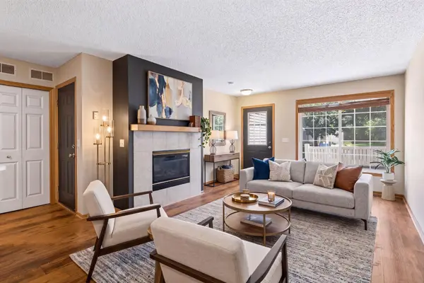 1765 Riverwood DR #73, Burnsville, MN 55337