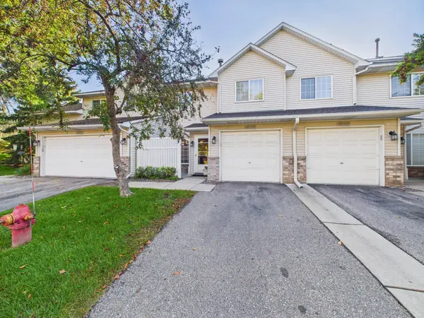 1853 Riverwood DR #4, Burnsville, MN 55337
