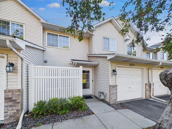 1853 Riverwood DR #4, Burnsville, MN 55337