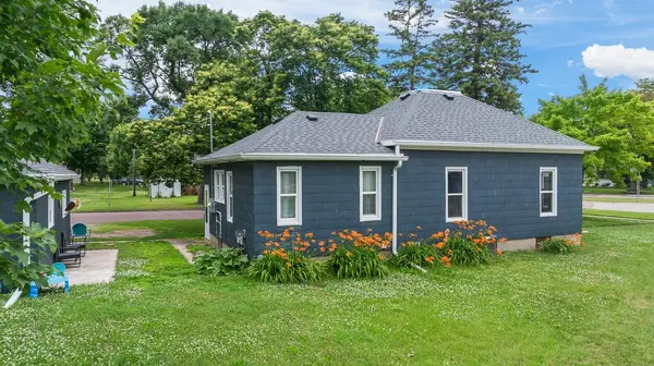 37 Rowland ST, Tracy, MN 56175
