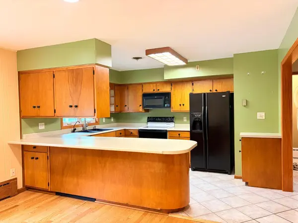501 W College DR, Marshall, MN 56258