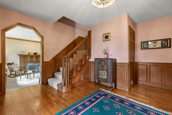 6 Lacosta DR, Dellwood, MN 55110