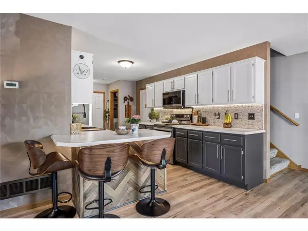 317 Creekside DR, Buffalo, MN 55313